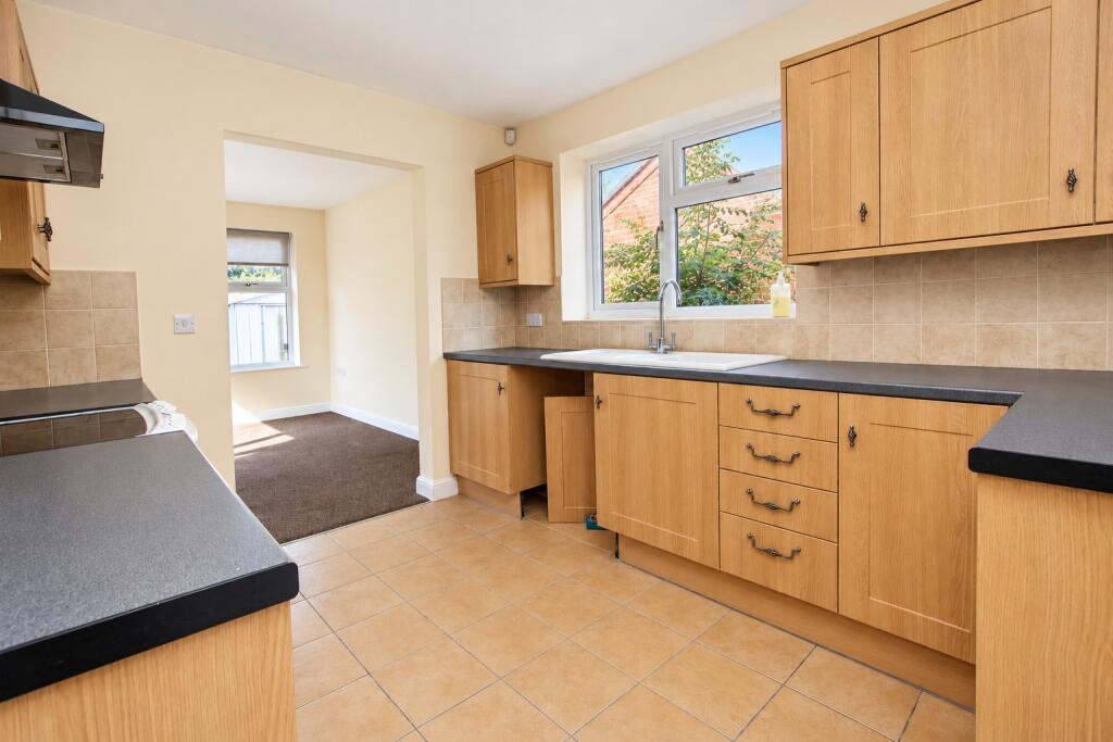 House in Lincoln - View 5