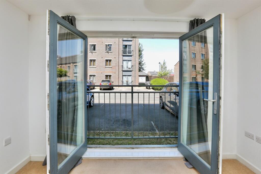 Apartment in Gosport, Hampshire - View 4