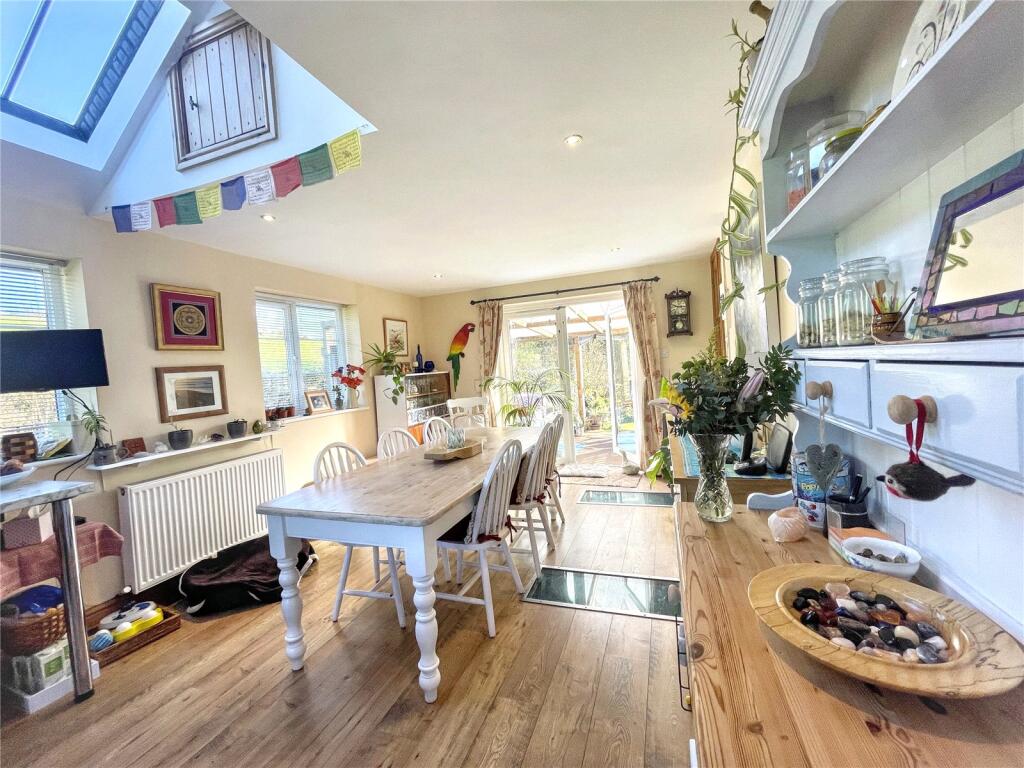 Cleeve Terrace, Bratton - View 5