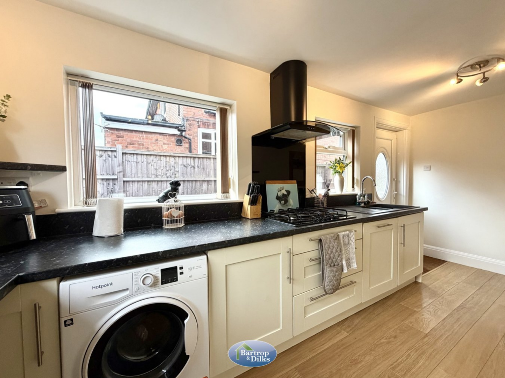 Carlton Road, Worksop, S81 photo 3
