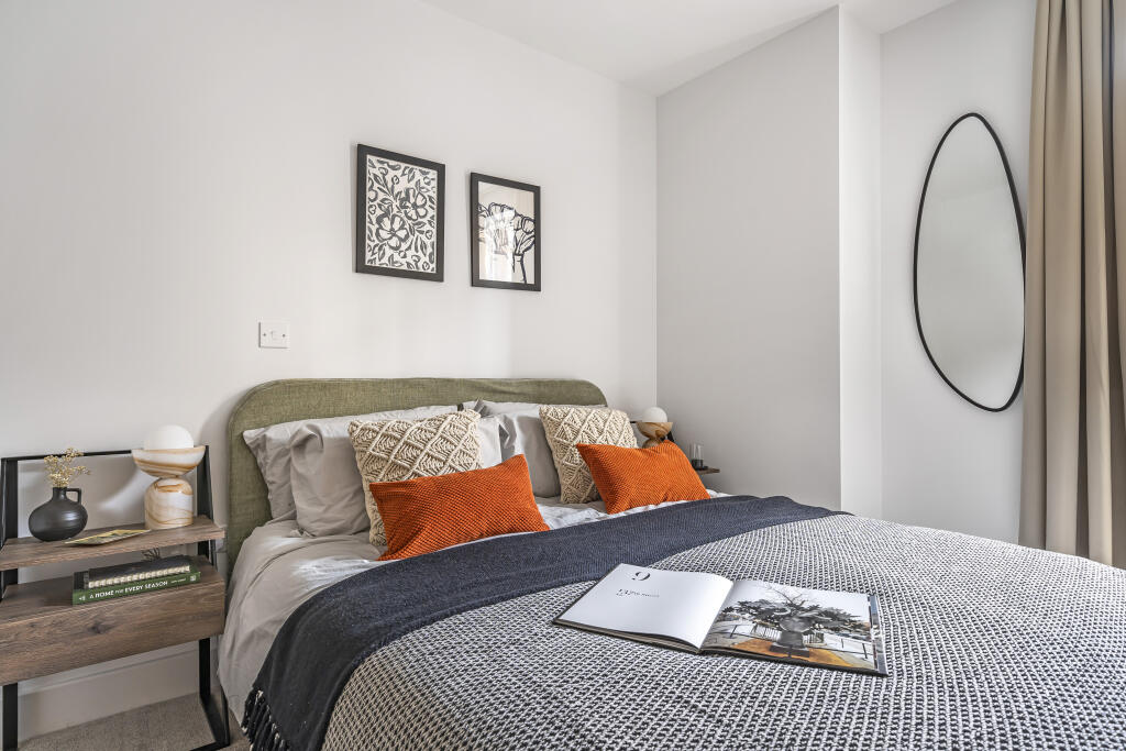 Apartment in Reading - View 3