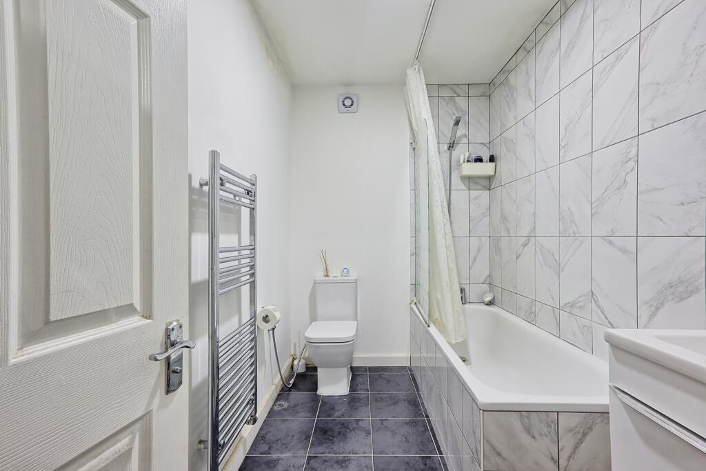 House in Romford - View 5