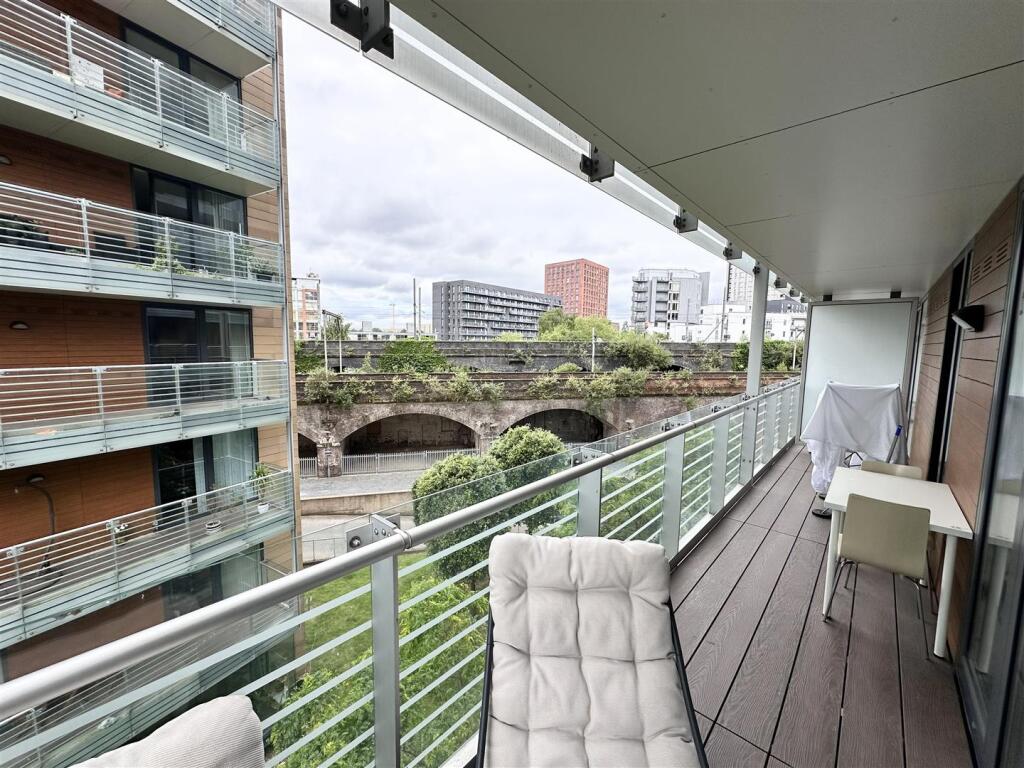 Apartment in Manchester, Hulme - View 3