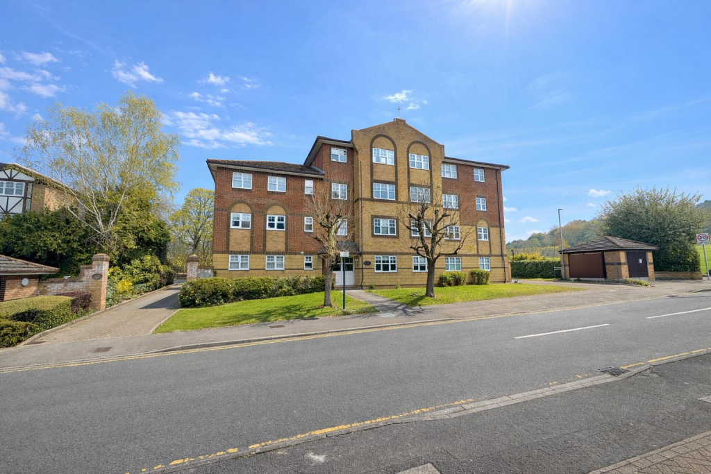 Main image of property: Knights Field, Luton, LU2 7LN