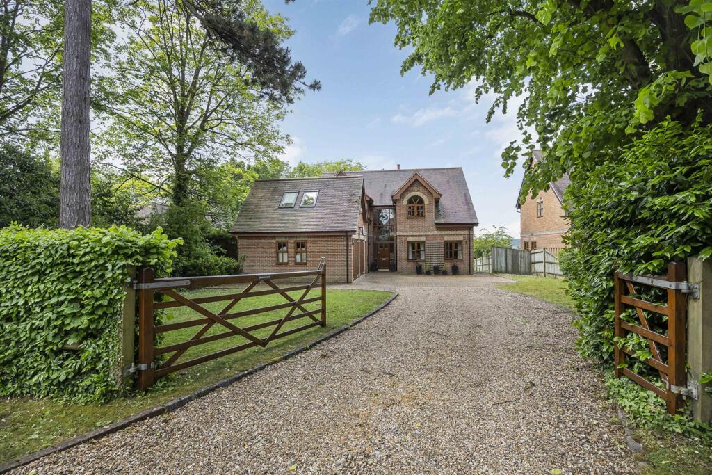 Main image of property: Upper Warren Avenue, Reading