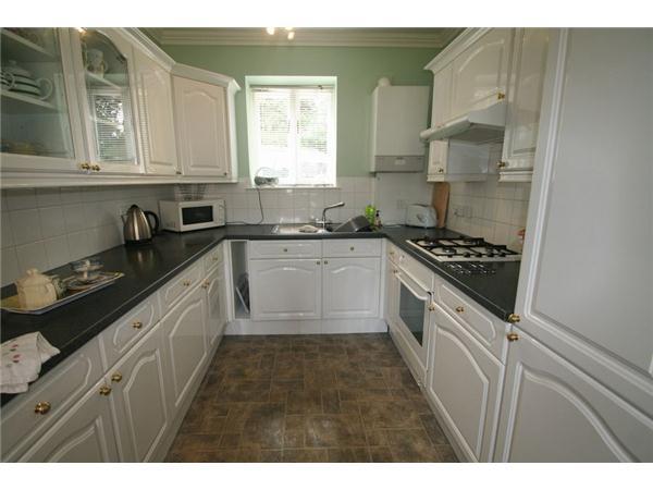 12, Retreat Court, ST COLUMB MAJOR photo 3