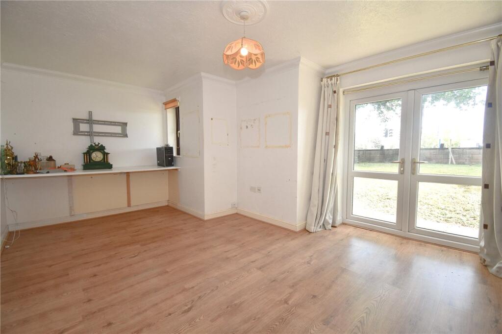 Croft Avenue East, Bromborough, Wirral photo 4