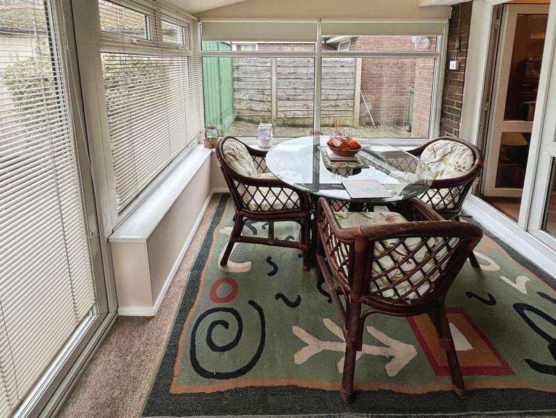 Beeston Close, Sharples photo 4