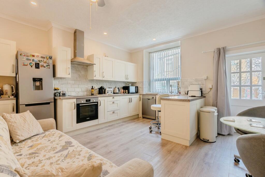 House in Pendle, Nelson - More
