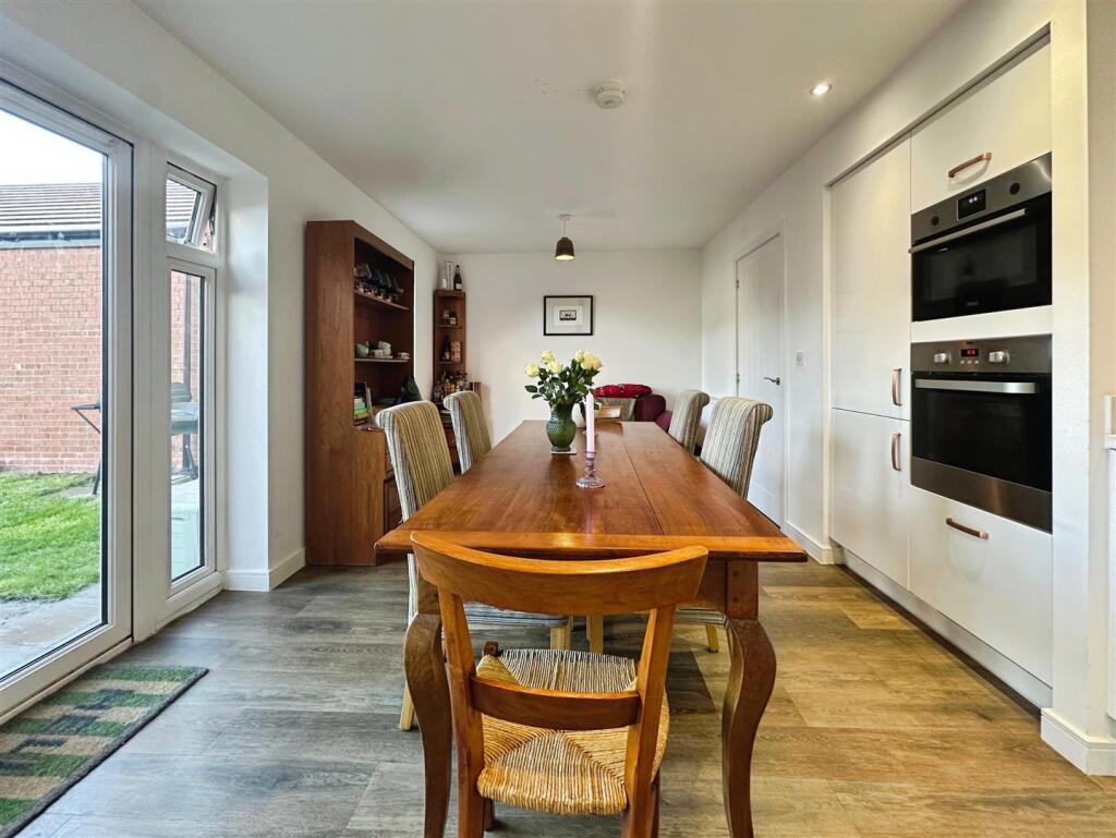 Woodland Way, Cubbington, Leamington Spa photo 2