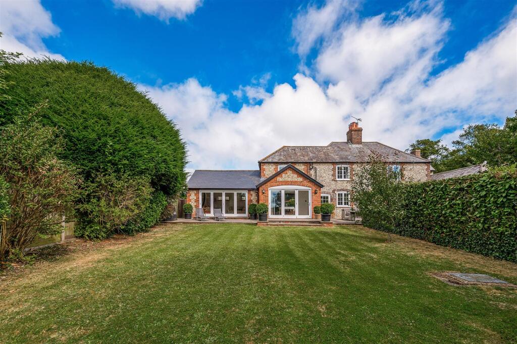 House in East Hampshire, Rowlands Castle - View 2