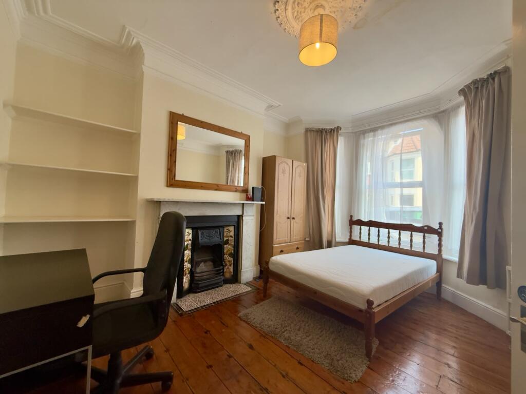 House in Southampton - View 3