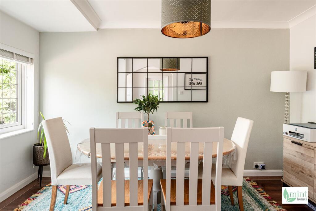 House in Woking, Surrey - View 3