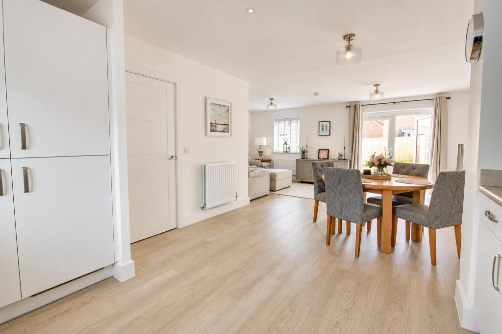 House in Southampton - More