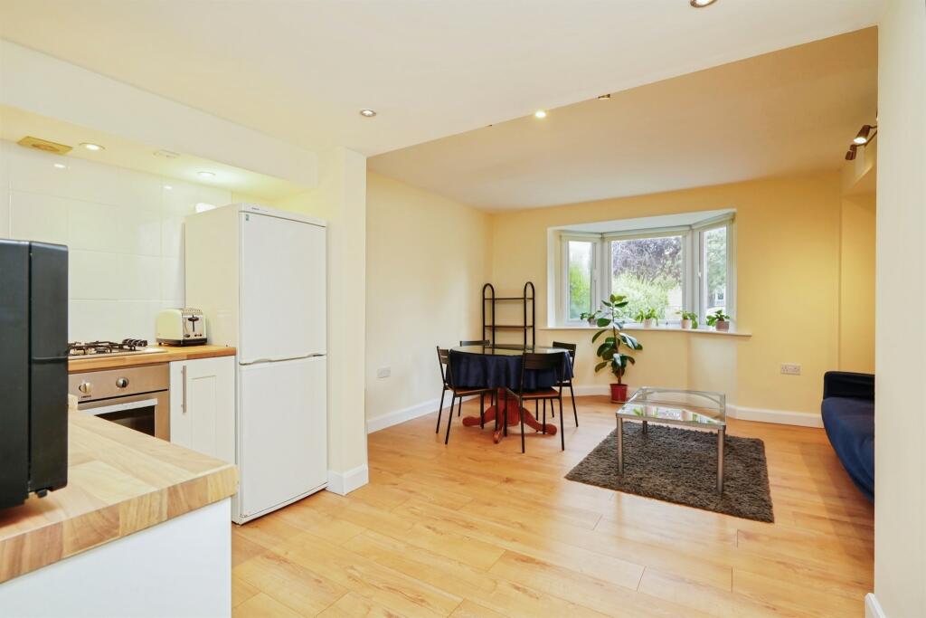 Apartment in Oxford - View 4