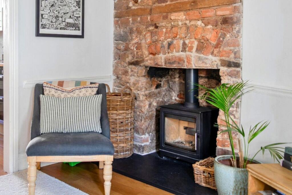 House in Exeter, Topsham - View 2
