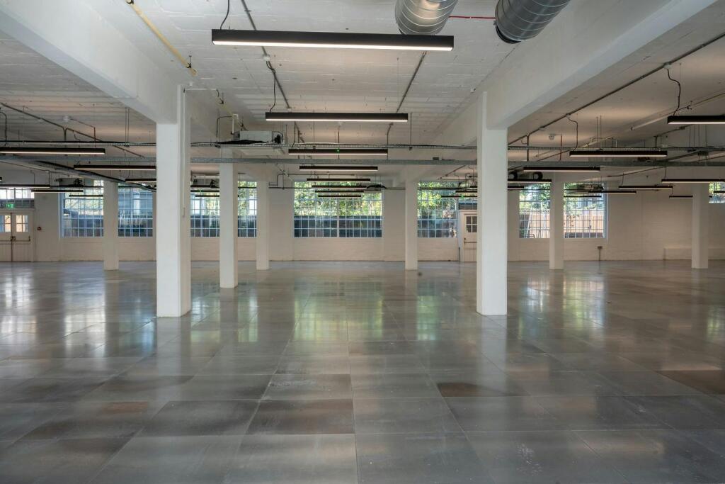 Courtyard Floor, Warehouse