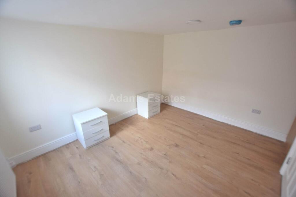 Apartment in Reading - View 2