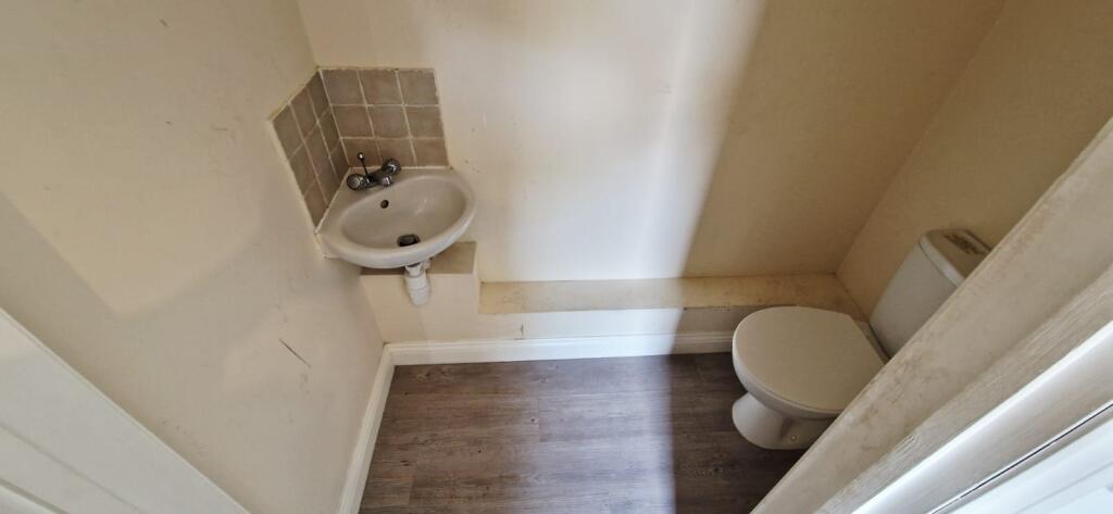 Apartment in Gravesham, Gravesend - View 4