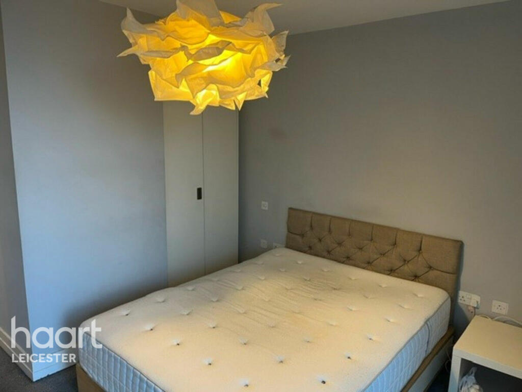 1-bed flat on East Bond Street, Leicester, £125,000