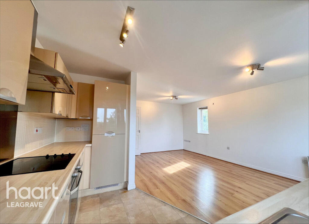 Apartment in Dunstable, Central Bedfordshire - More