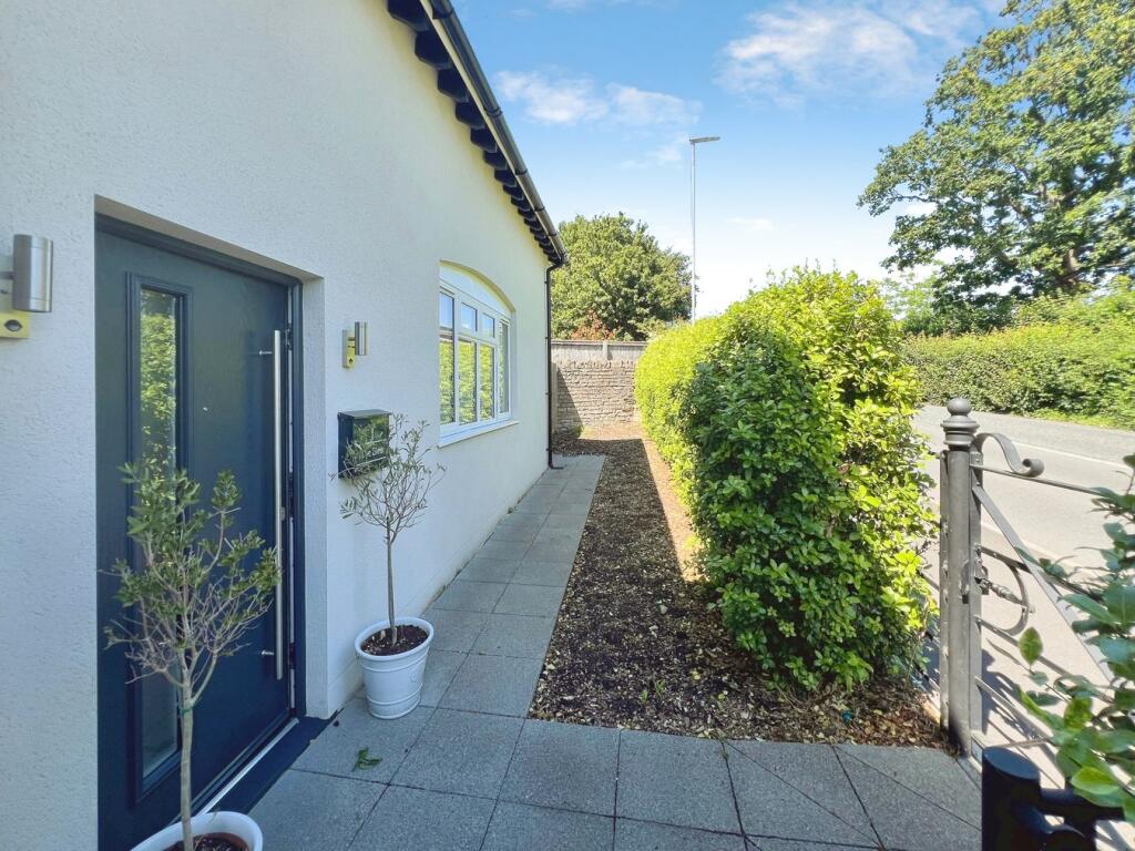 Somerton Road , Street , BA16 photo 4