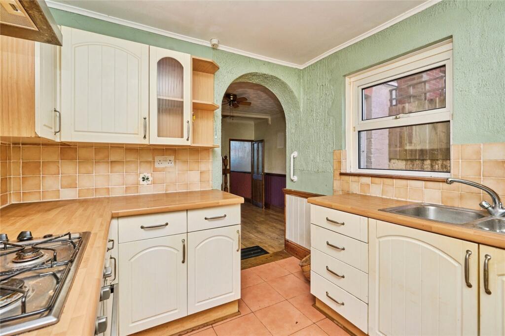 Alvington Road, Newport, Isle of Wight, PO30 photo 3