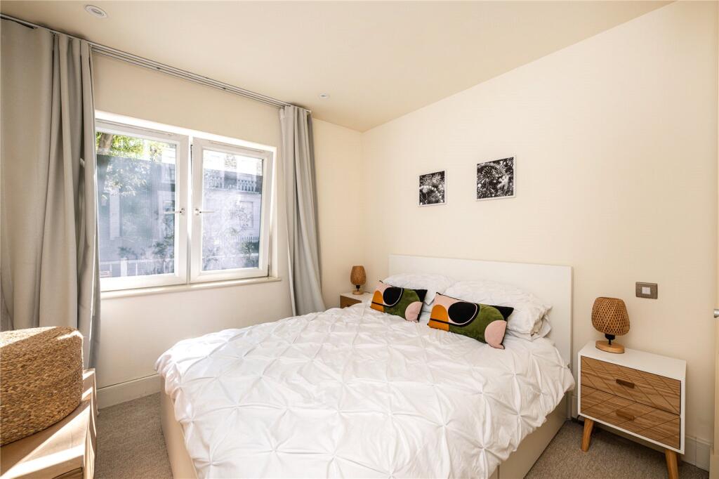 Apartment in London, City of Westminster - More