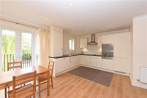 St Catherine’s Close, Raynes Park, SW20 photo 3