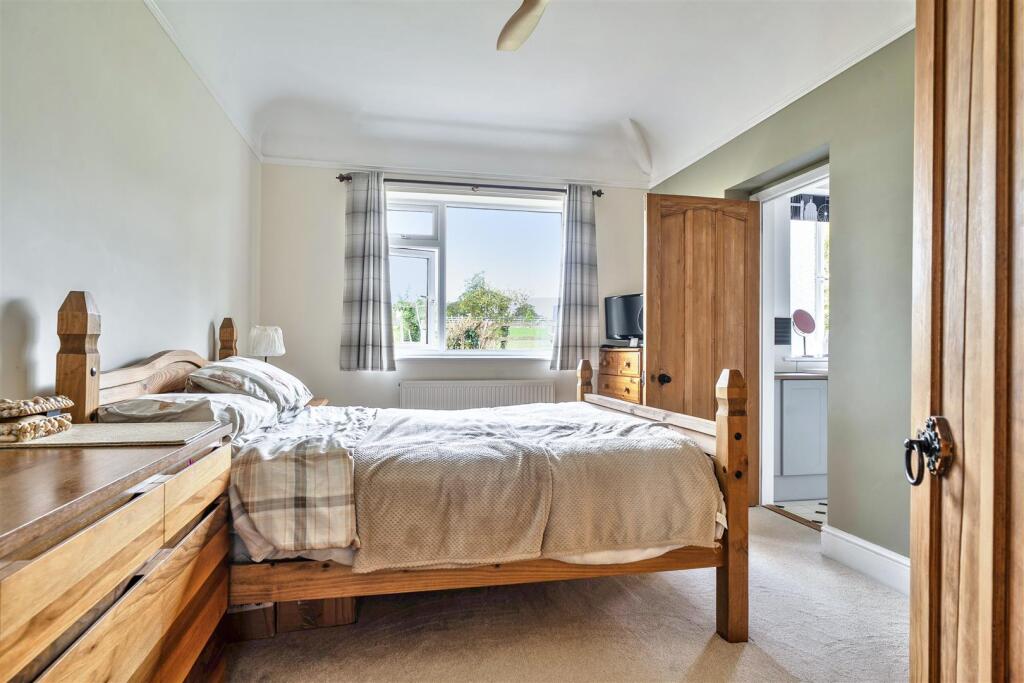 House in Taunton, Hambridge and Westport - More
