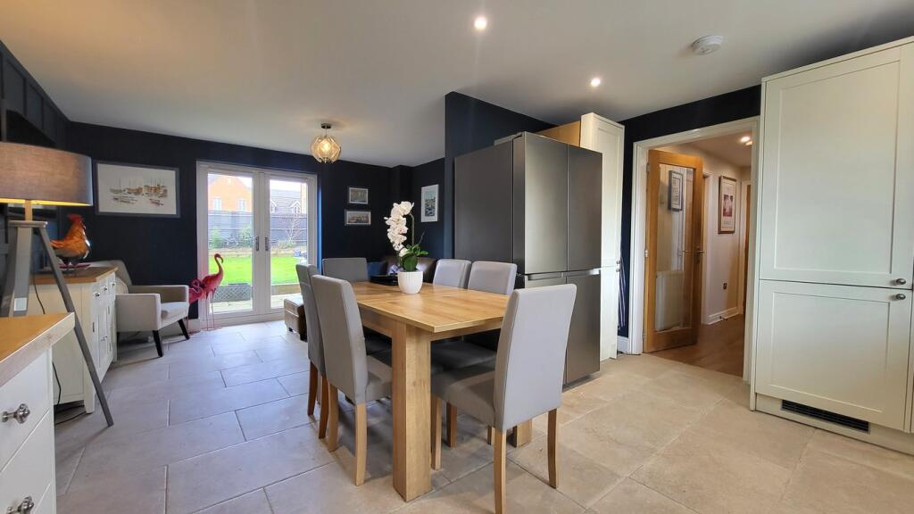 House in Peterborough, Hampton Hargate - View 6