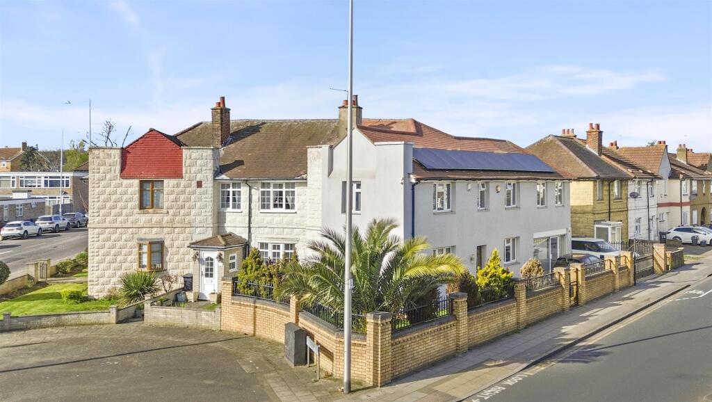 Main image of property: Fencepiece Road, Ilford