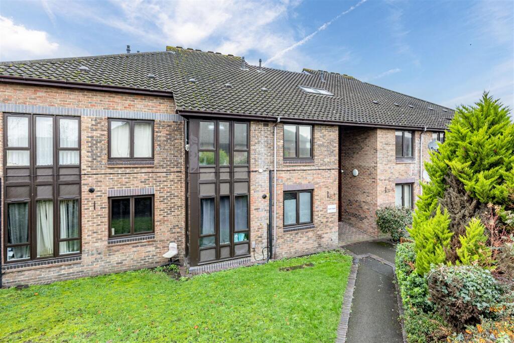 Main image of property: Gate Court, Weybridge