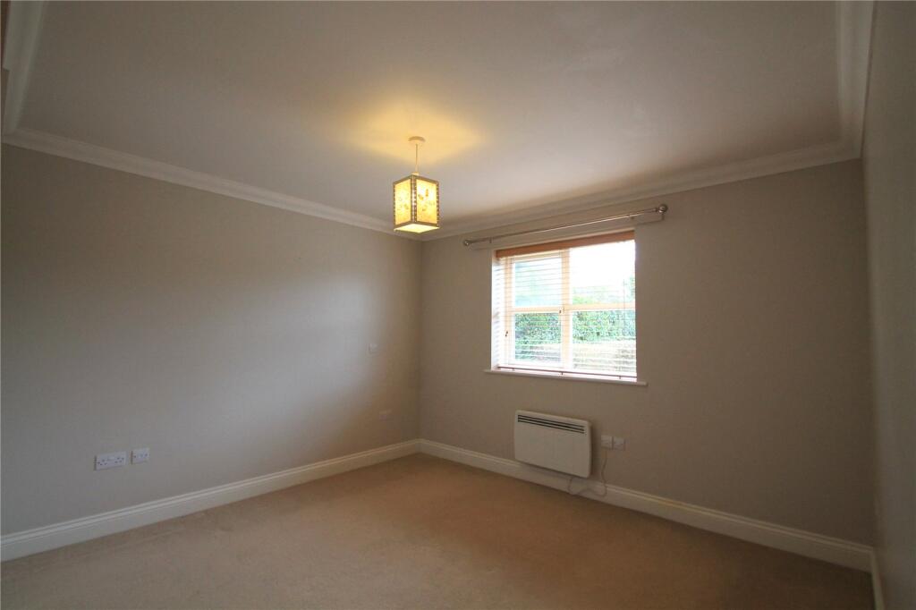 Apartment in Reading - View 5
