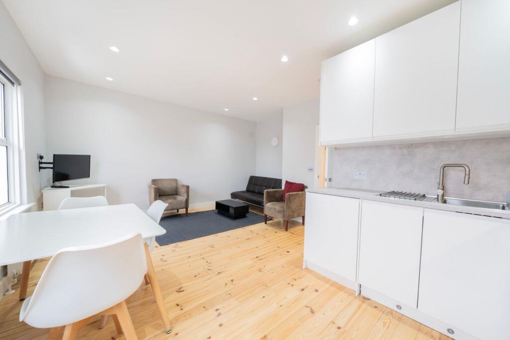 Apartment in London - More