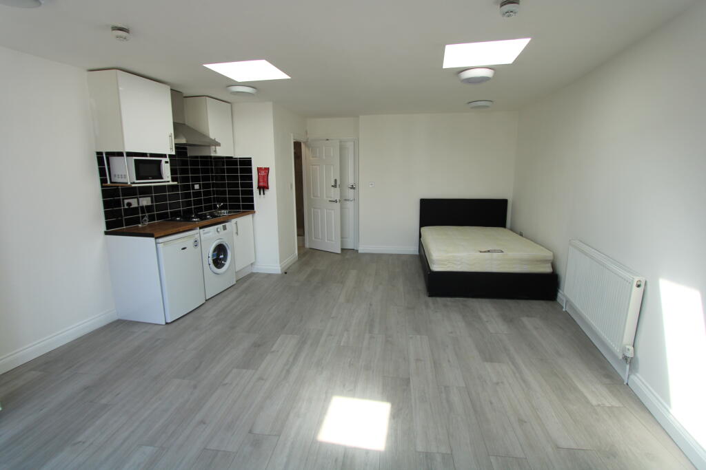 Studio flat for rent