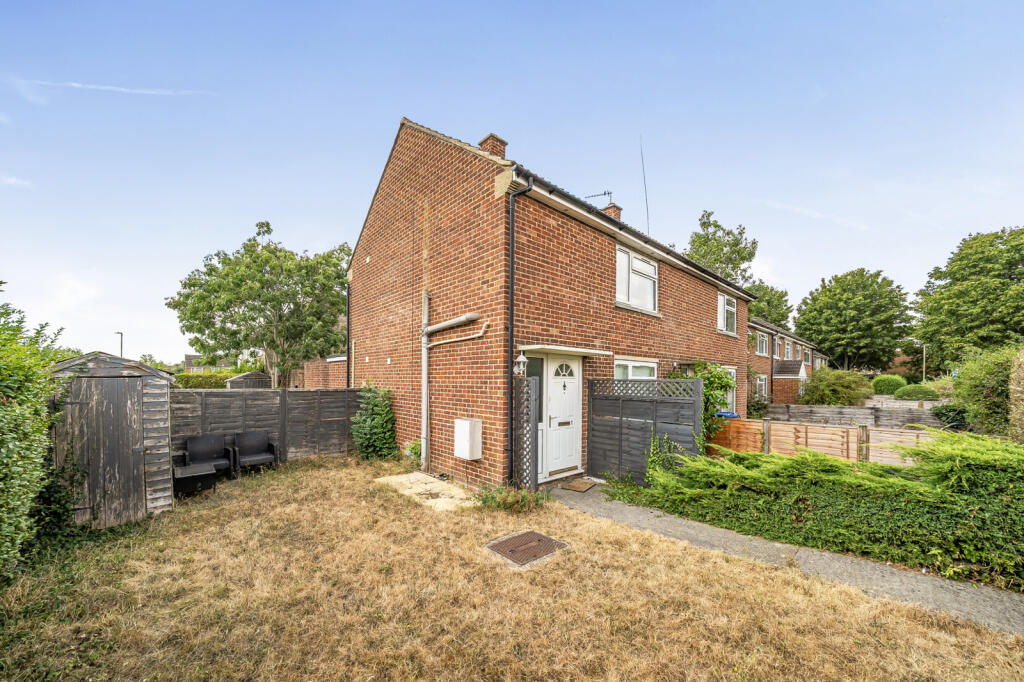 Main image of property: Pembroke Way, Bicester, Oxfordshire