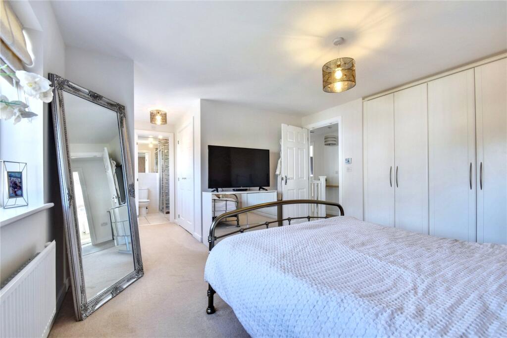 Ivy Crescent, Bevere, Worcester, Worcestershire, WR3 photo 3