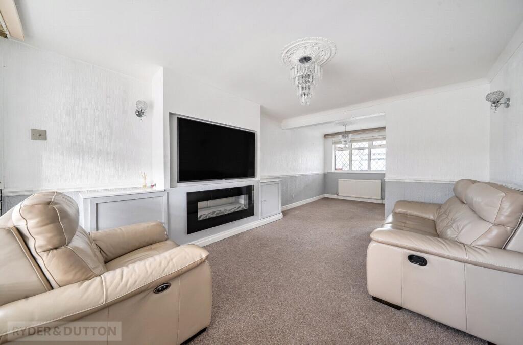 Arundel Grange, Glossop, Derbyshire, SK13 photo 3