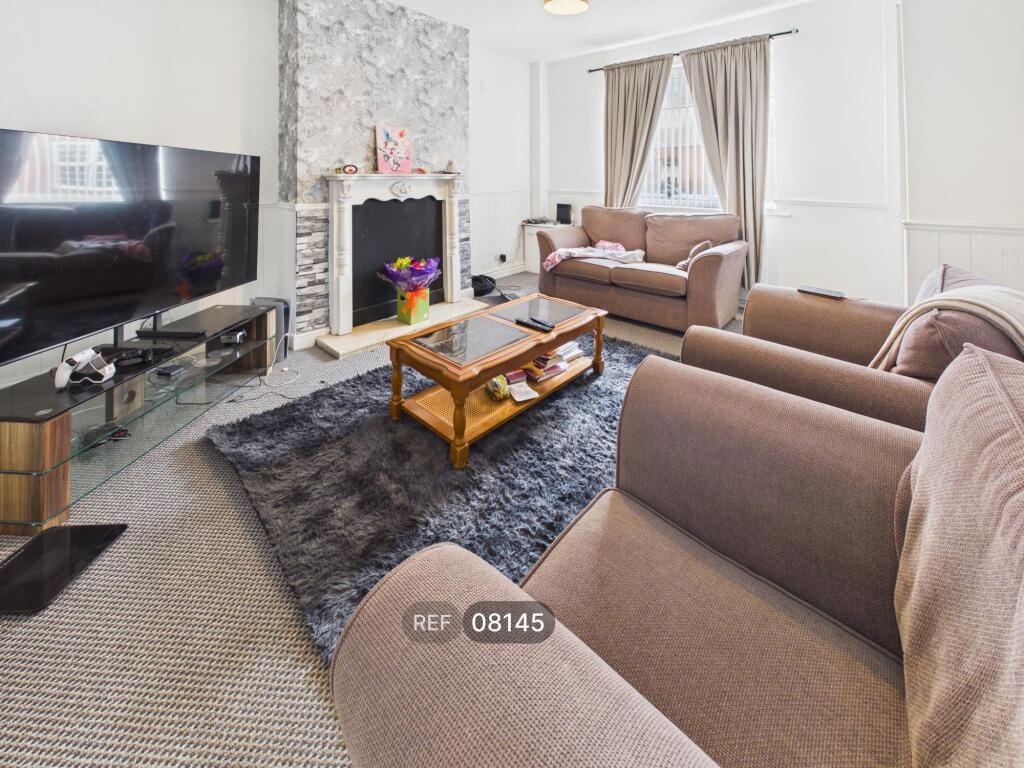 House in Wakefield - View 4