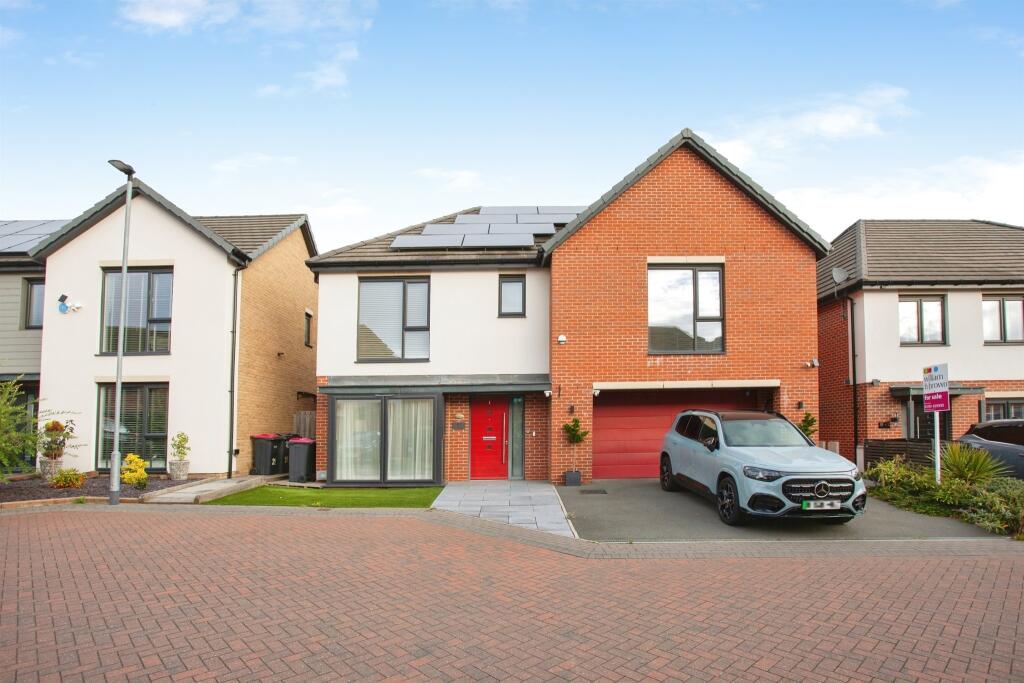 5-bed detached on Oak Dene Way, Waverley, Rotherham, £550,000