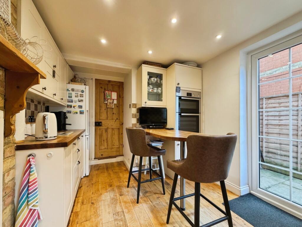 House in Hythe, Orchard Valley - More