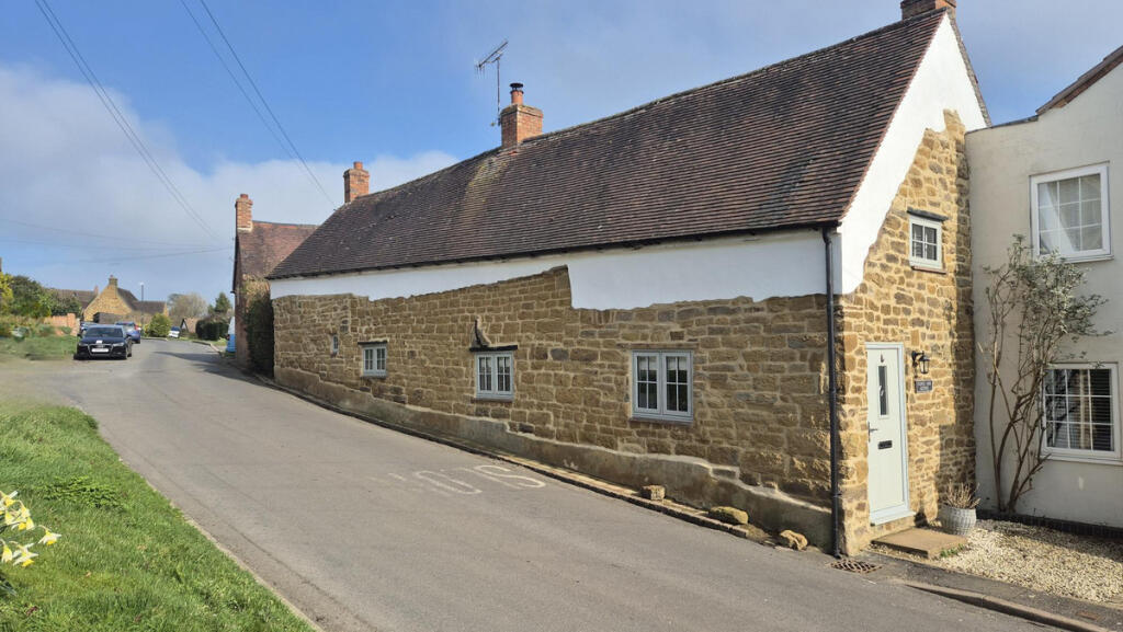 House in Stratford-on-Avon, Napton on the Hill CP
