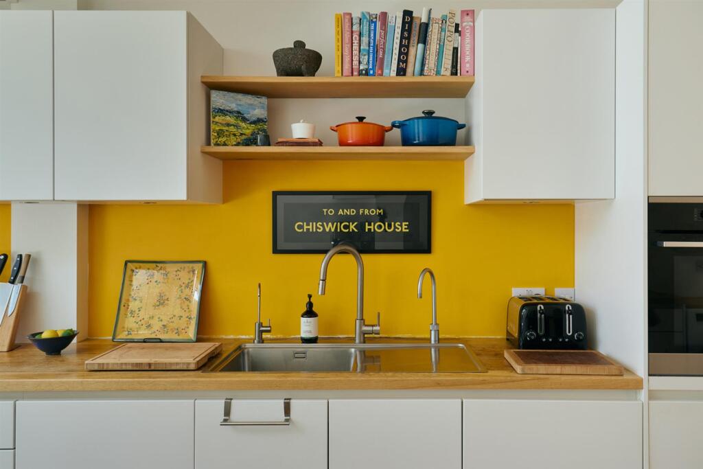 House in London - View 5