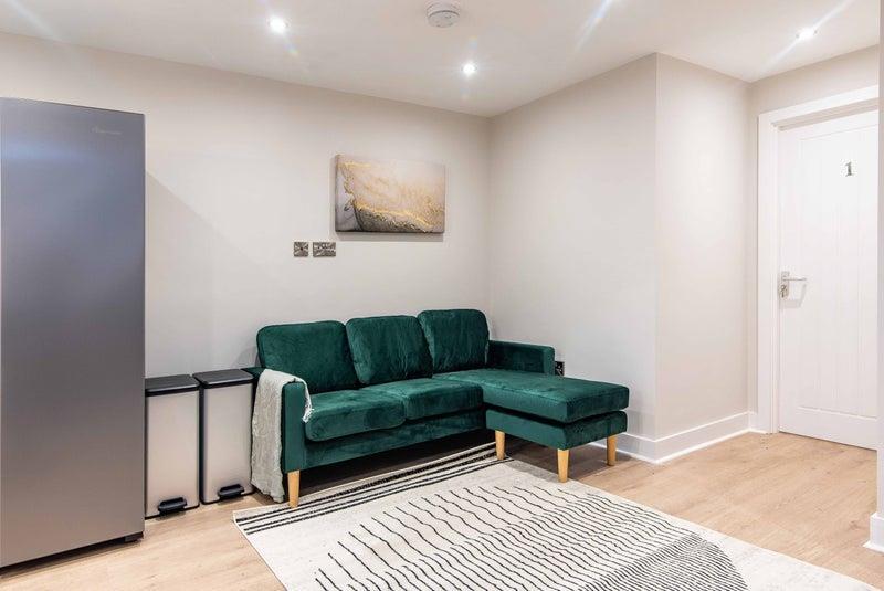 1 bedroom house share for rent