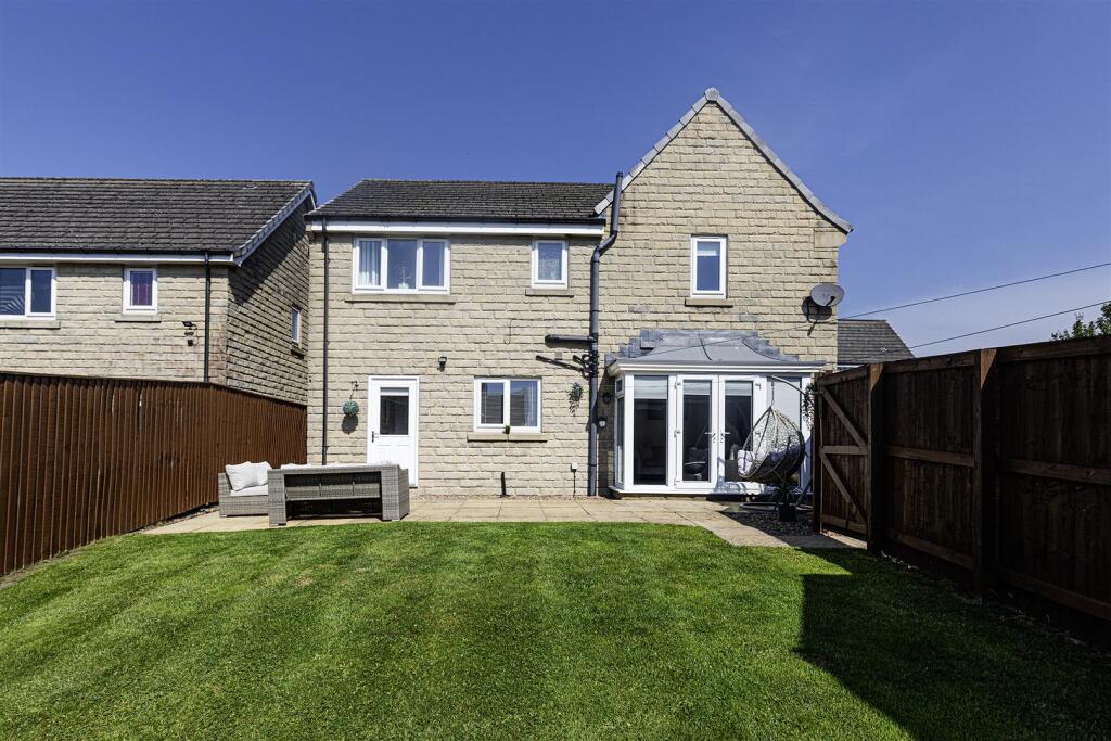 House in Bradford, West Yorkshire - View 4