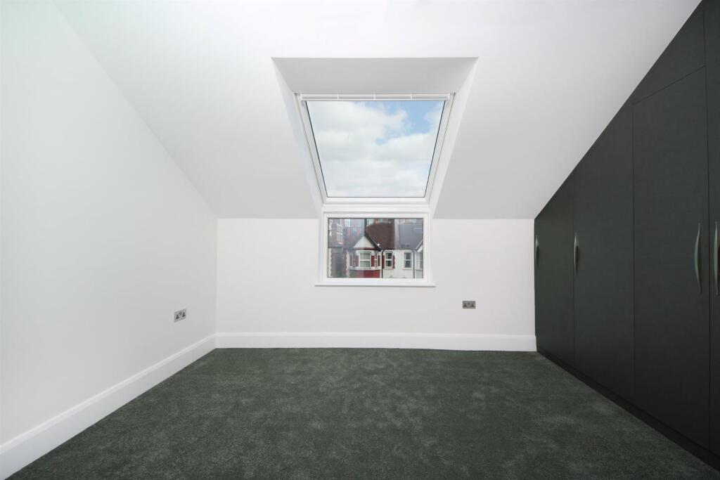 4 bedroom semi-detached house for rent