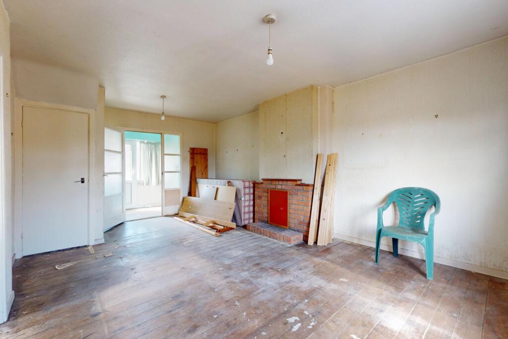 Eaton Crescent, St. Georges, Telford, Shropshire, TF2 9DH photo 3