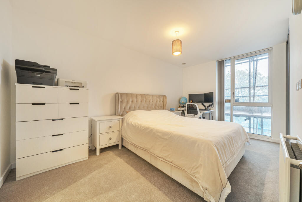 Apartment in Bromley - View 5