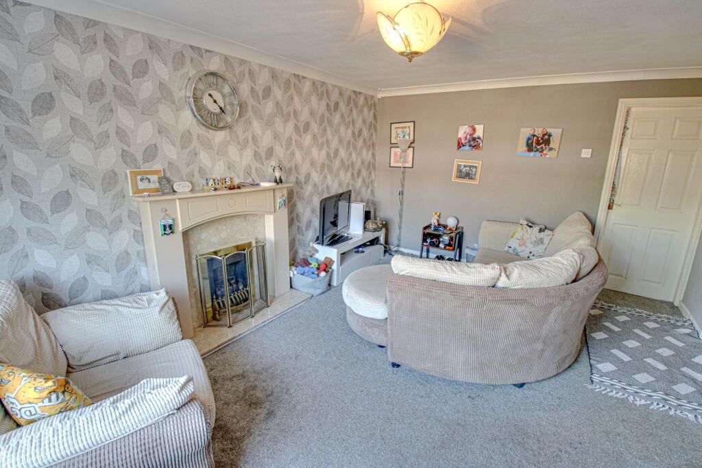 Marston Drive, Irlam, M44 photo 3